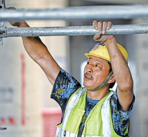 热到“发烧”！6月高温天近年屡现 截至昨天下午，山东各地共发布了44个高温红色预警