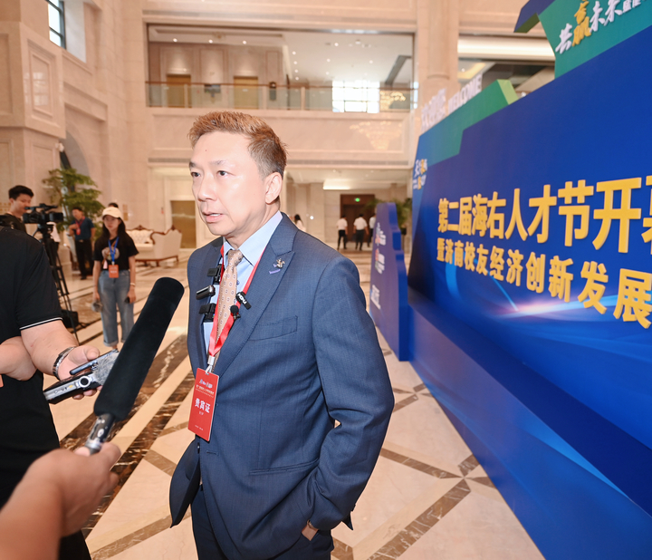 乌克兰国家工程院外籍院士、澳门科技大学博士曾琦:来济不到24小时已与两家单位达成合作意向