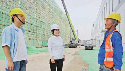 “贴心人”刘文英以精准服务暖企兴商：以热线引擎聚基层力量