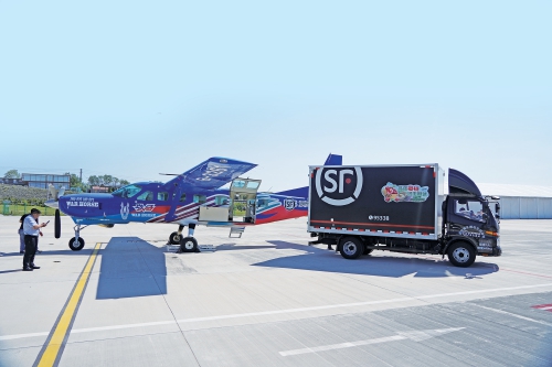 卷服务 快递业向新质运力要时效