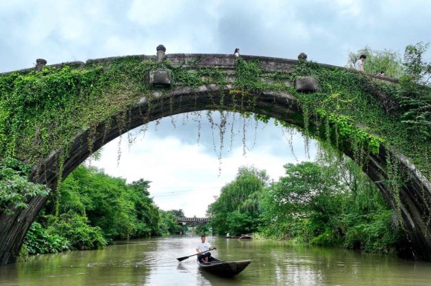 문화중국행 丨中 저장성 더칭, 생기 되찾은 천년 역사 돌다리