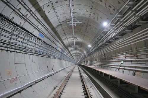 项目强省会｜济南地铁3号线二期全线“电通” 截至目前，3号线二期工程5座车站主体结构封顶