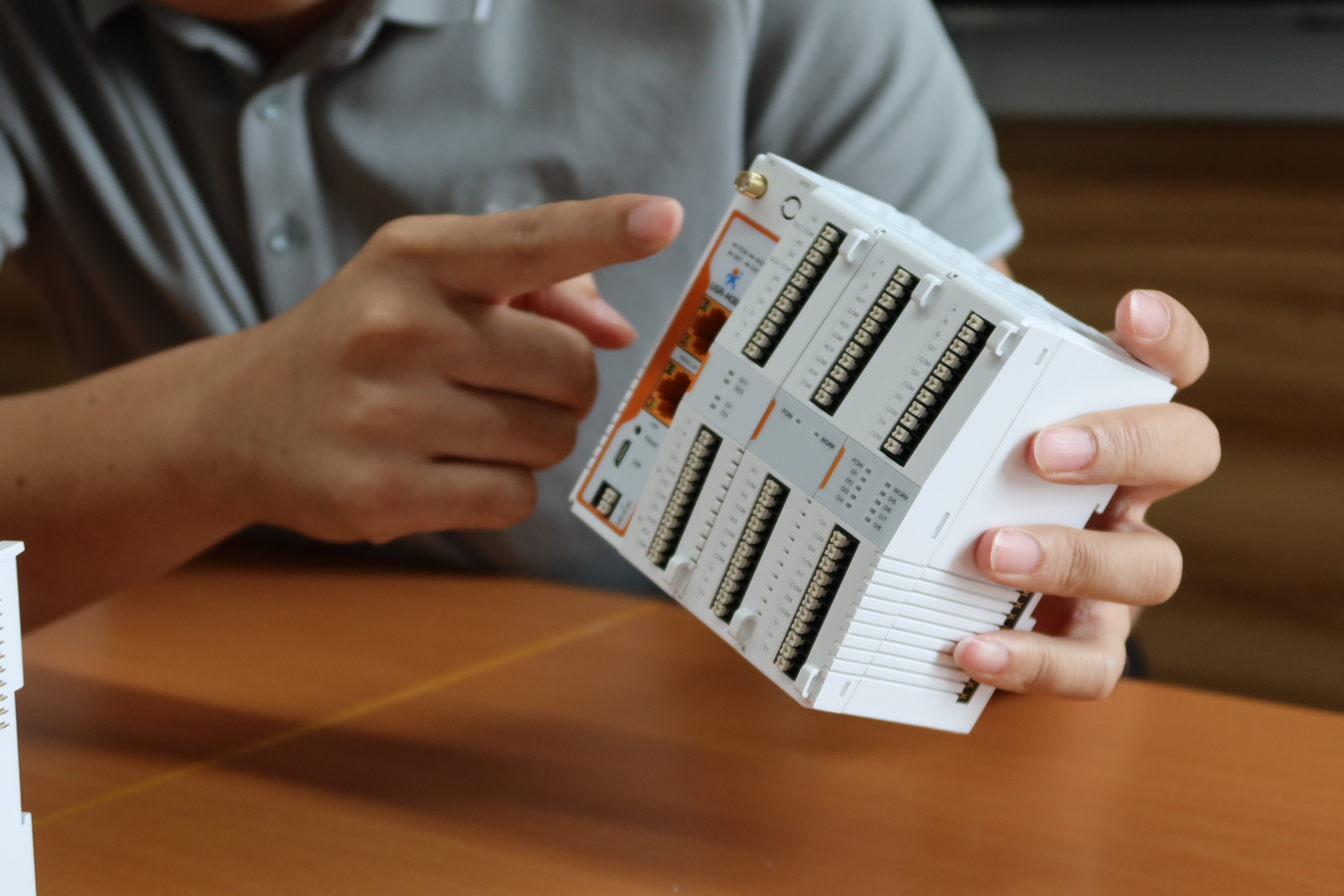 融媒·画像丨能否创造一个“盒子”，让它“智联”万物——在“云端”找答案