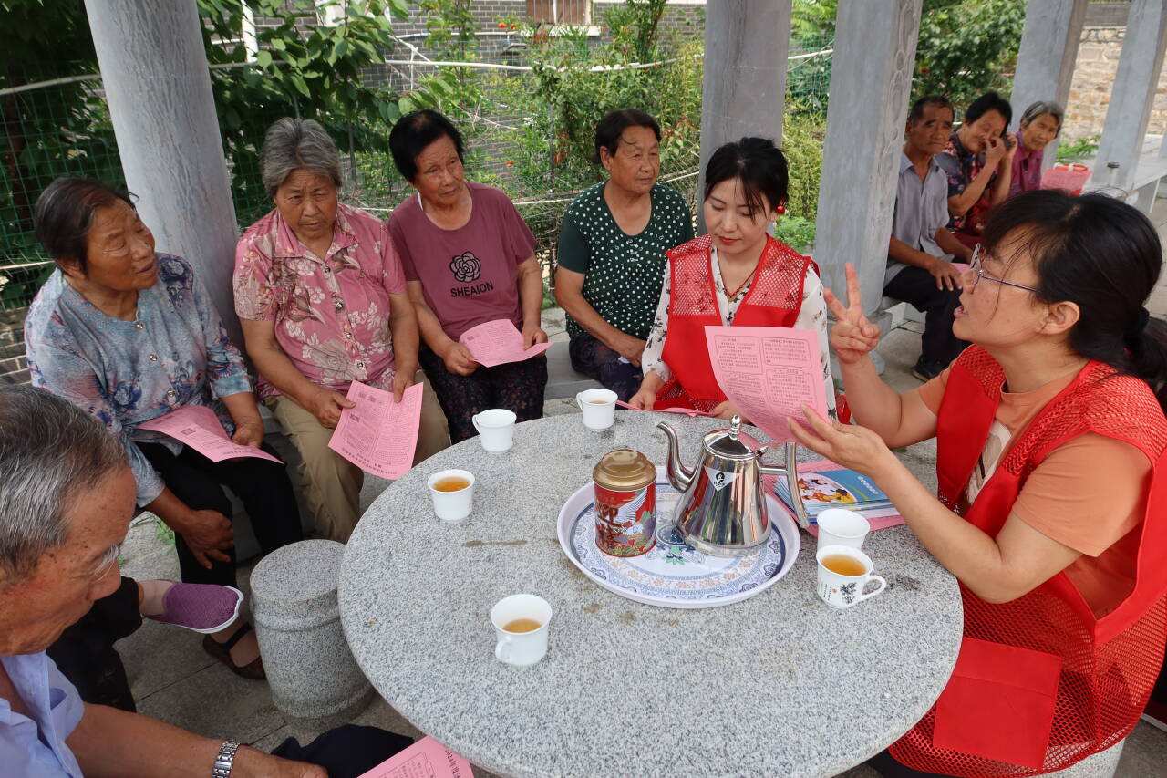 一壶“民生茶”，聚人心解难题——“解忧”茶摊儿