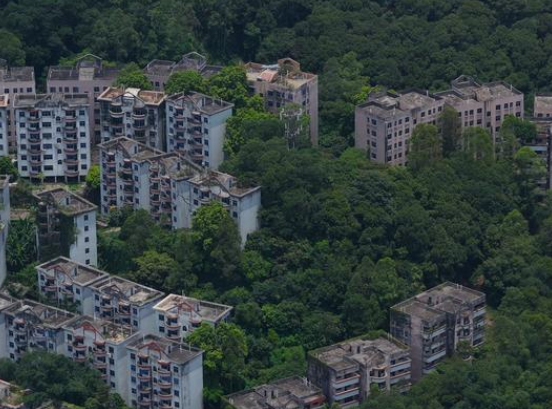 广州“最大烂尾楼”重建再启动 21年前因开发商资金链断裂而荒废