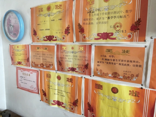 母亲走了、父亲生病去世，18岁男孩考上大学后的心愿：“以后赚钱带爷爷去看病”