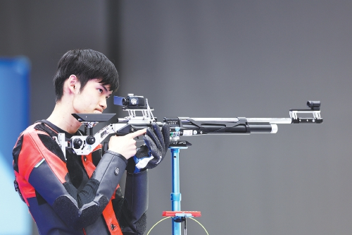 盛李豪父亲做了红烧肉 “千饭哥”昵称名不虚传