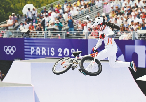 创造历史！邓雅文获自由式小轮车女子公园赛冠军