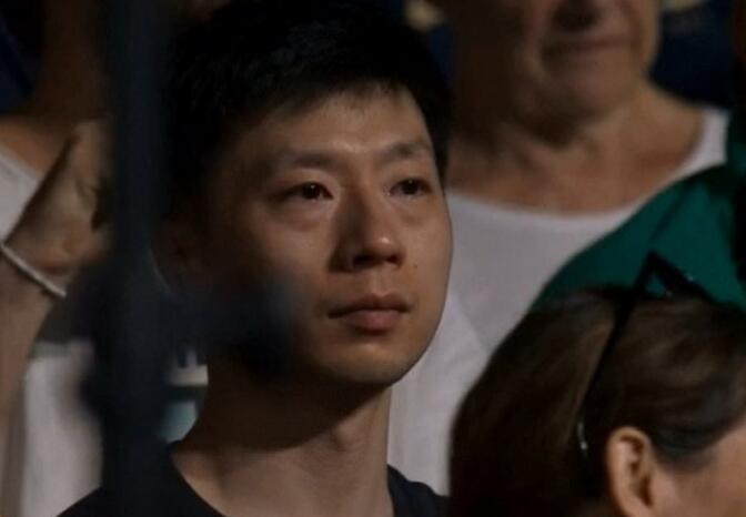 热血与泪光!马龙眼眶红了 这一幕触动了无数人的心弦