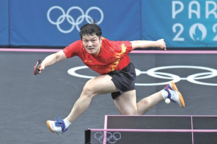 老父亲操碎了心 樊振东扔球拍庆祝 王皓立马捡起来