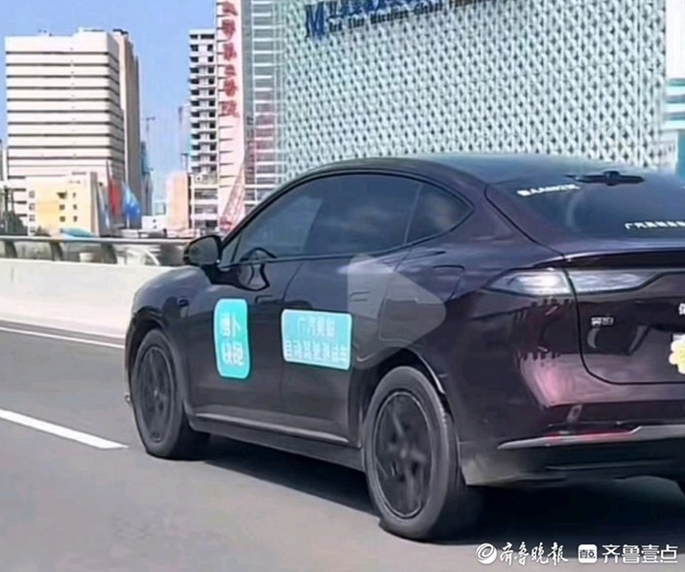 “萝卜快跑”在济上路？记者调查：系其他品牌，非无人驾驶出租车