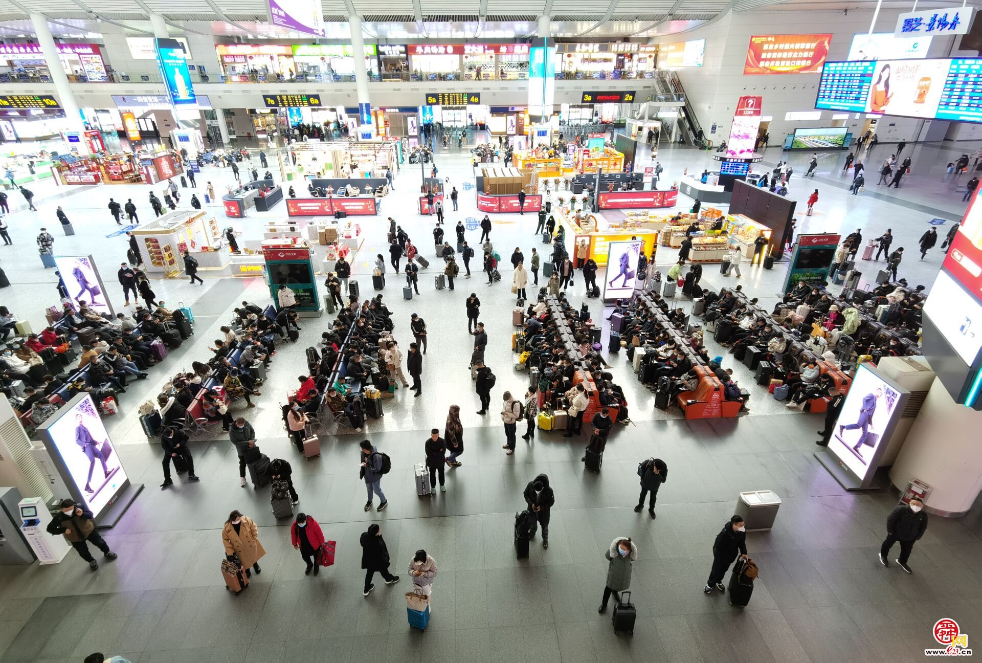 今年1至7月国铁济南局累计发送旅客1.12亿人次