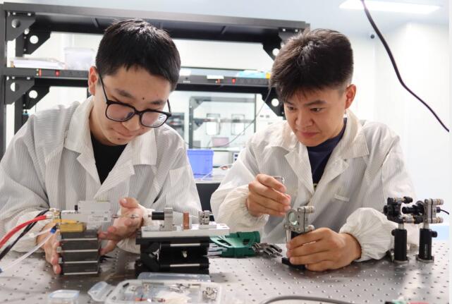 融媒·画像丨“追光者”踏浪前行,只为打磨一把“最快的刀”——“利刃”计划