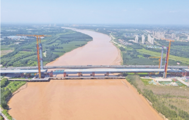 国内首个高速公路改扩建工程黄河特大桥并桥建设有序推进