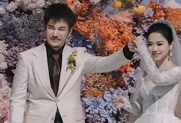 清北毕业网红，突发离婚声明！开撕前妻