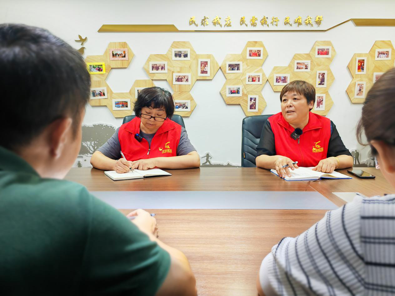 融媒·先锋丨“魔法奶奶团”带动156人签下“党员承诺卡”:“魔法”行动