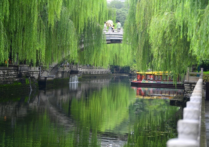 泉水中流淌的济南历史