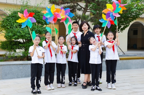 济南市历下区龙鼎实验学校以美立校、以美施教、以美育人