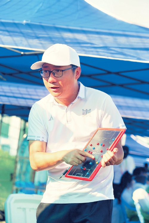 谢谢您，大先生！矢志扎根三尺讲台 初心写就教育大爱