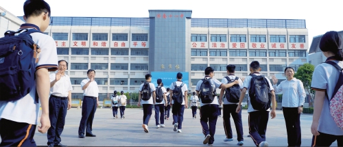 相遇的意义 是彼此照亮!一批批优秀师者在山东省济南第十一中学生长