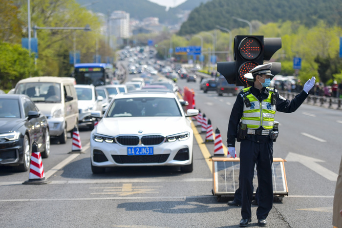 昨日截至15时，济南出行机动车171.18万辆