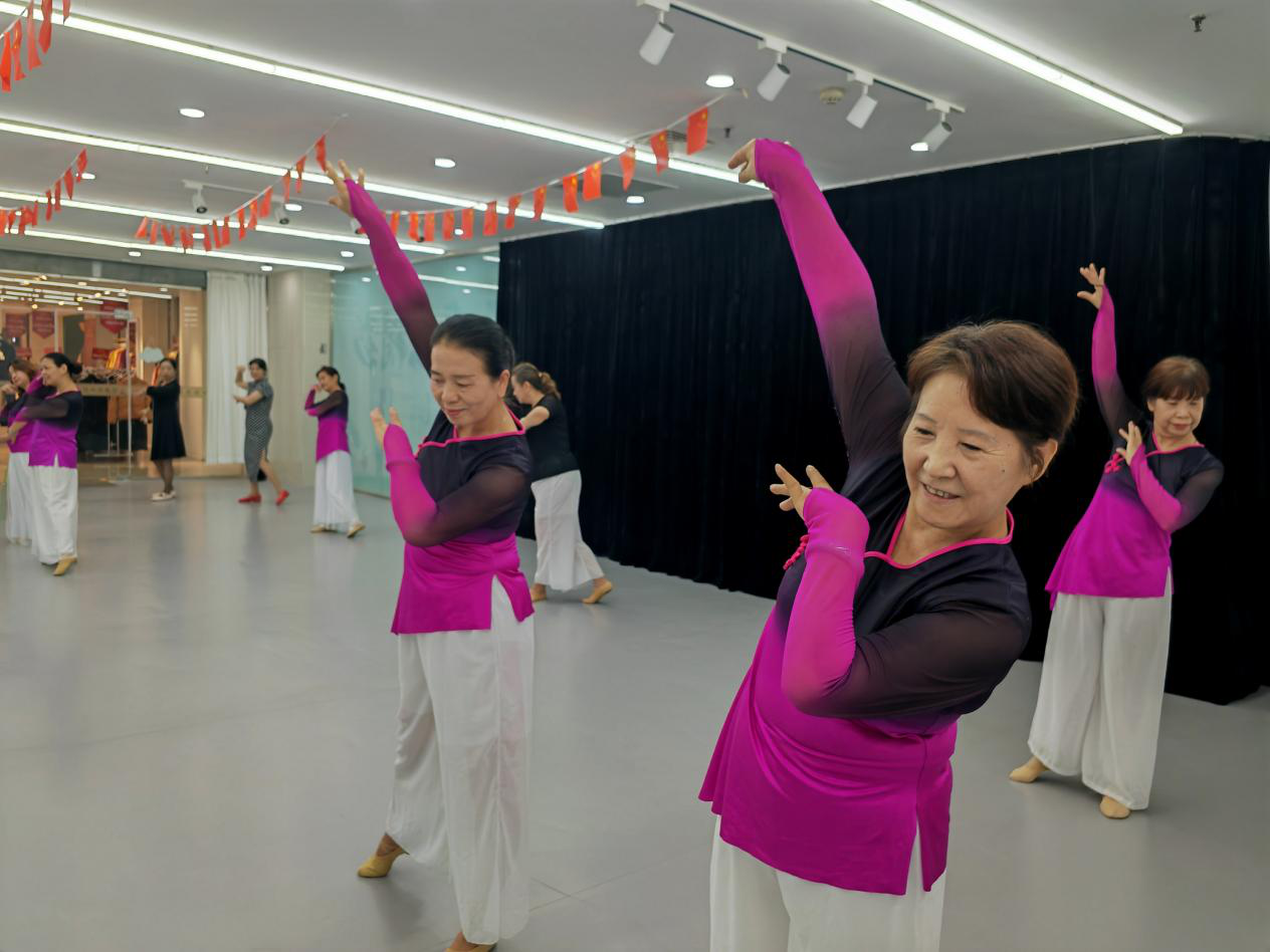 融媒·见证丨从外地游客朋友圈看济南智慧商圈:体验City walk“新宠”的一天