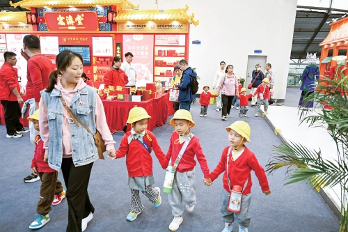 遛娃好去处！周末带娃来逛非遗博览会吧