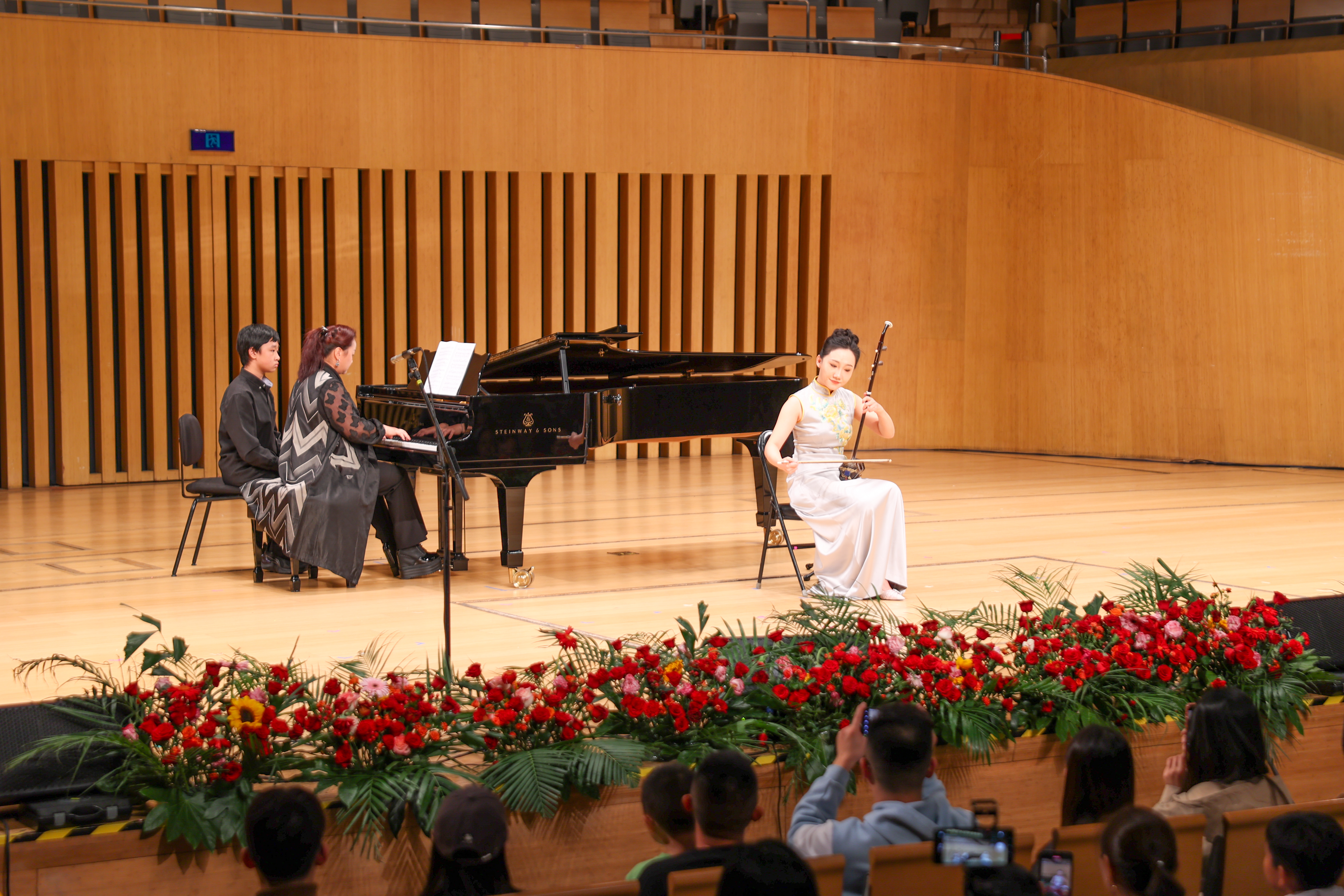 “红梅花开——于红梅师生胡琴音乐会” 璀璨上演