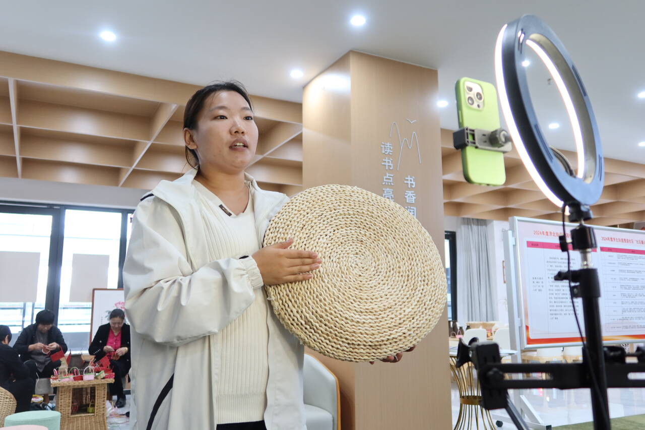 融媒·见证丨有一种幸福，叫作“家门口挣钱”——15分钟“就业圈”