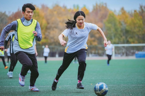 飒爽英姿！山东女子学院女足队屡获佳绩