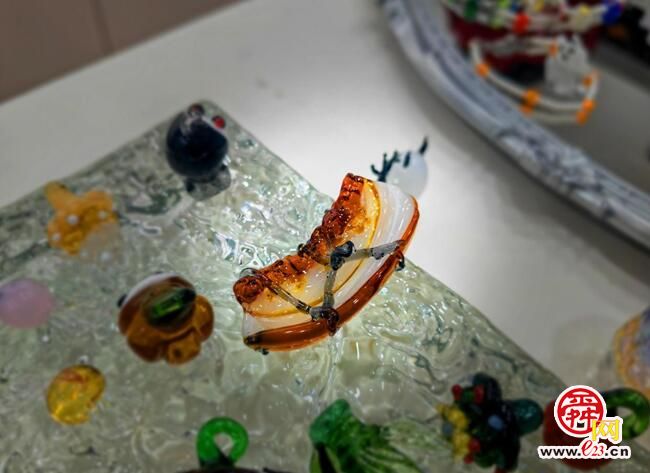 融媒·深调查丨探寻文创爆款背后： “指尖技艺” 如何转化为 “指尖经济”？