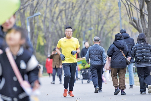 寒冬健身“不降温” 市民跑出热情