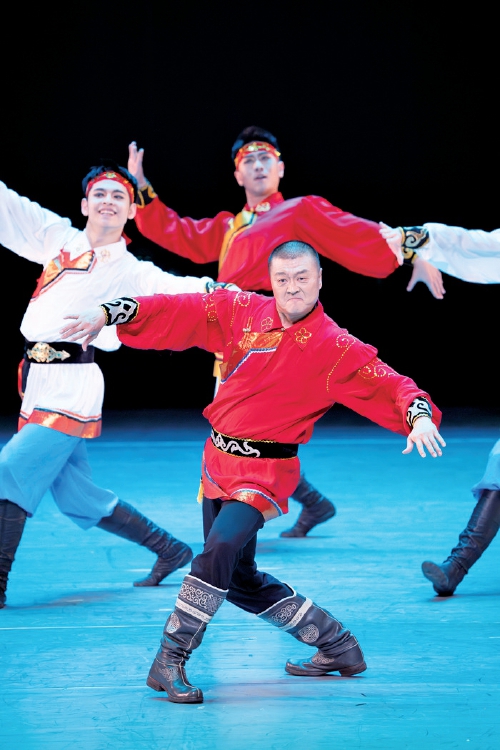 专访中央民族大学“网红院长”姜铁红：自己就是个爱跳舞的老头