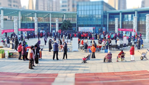 济南：纵有寒风凛冽 亦有暖意浓浓