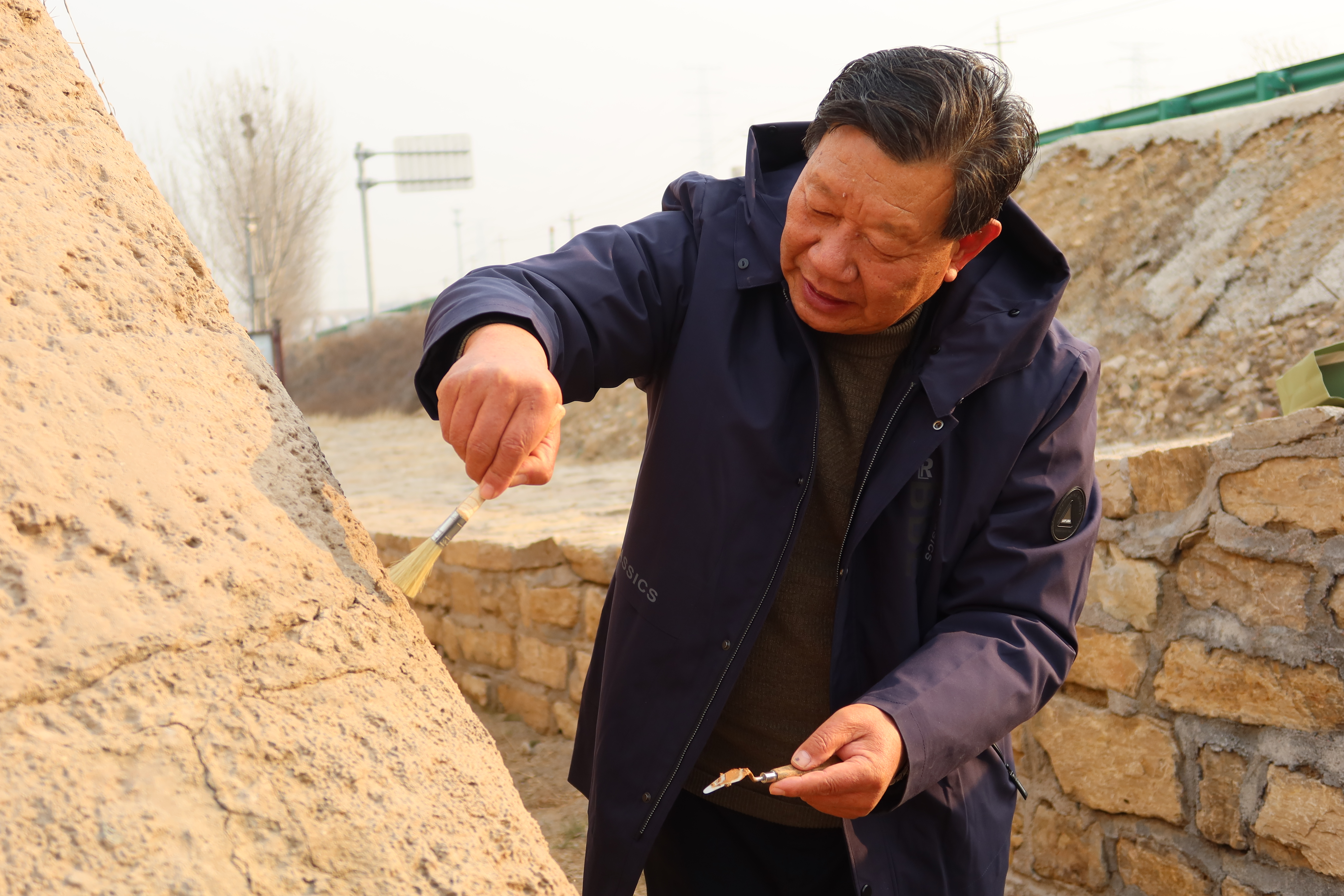 融媒·画像丨从石材厂工匠，到文物界“中医”，对石头着迷的他——跟着石头玩“跨界”