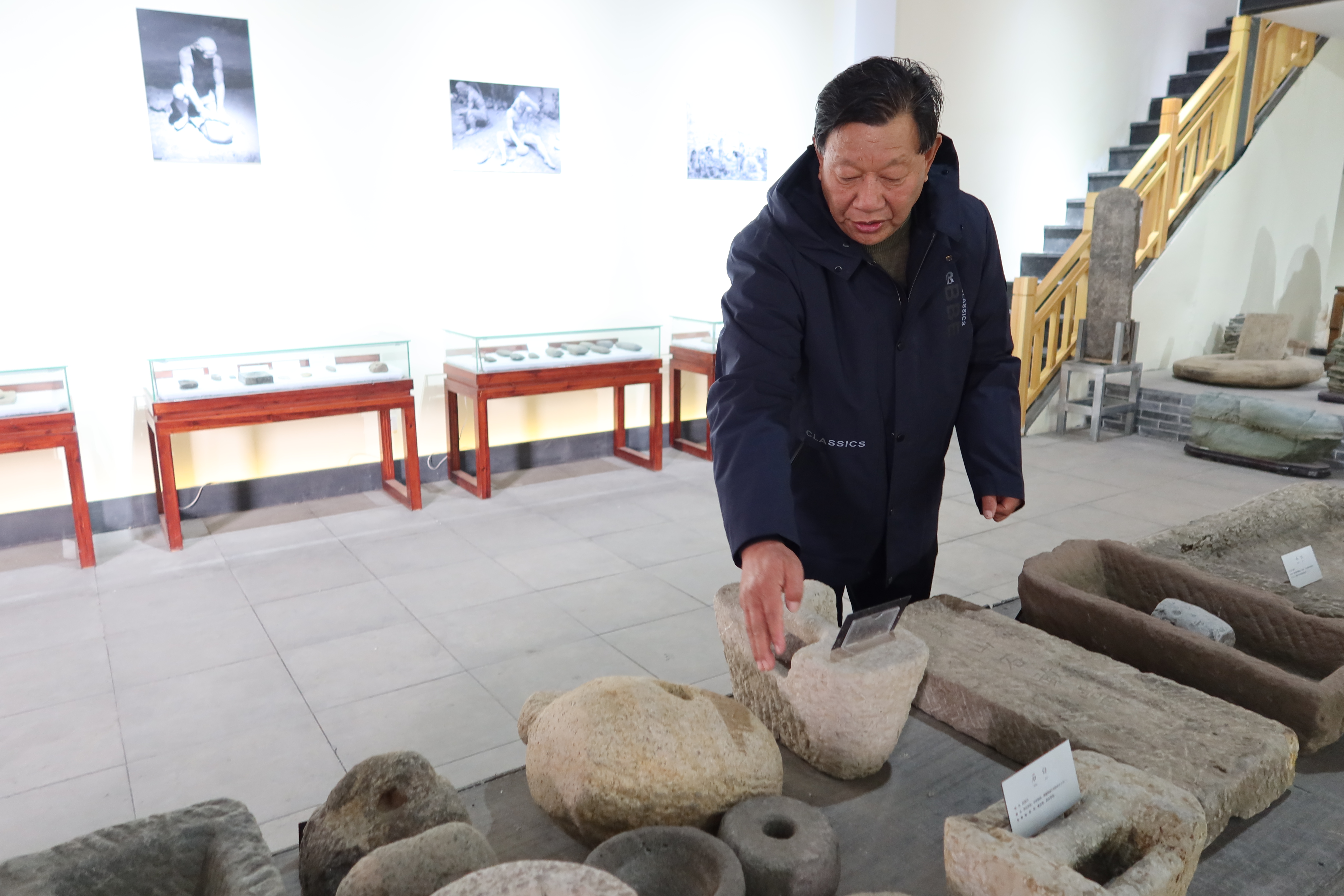 融媒·画像丨从石材厂工匠，到文物界“中医”，对石头着迷的他——跟着石头玩“跨界”