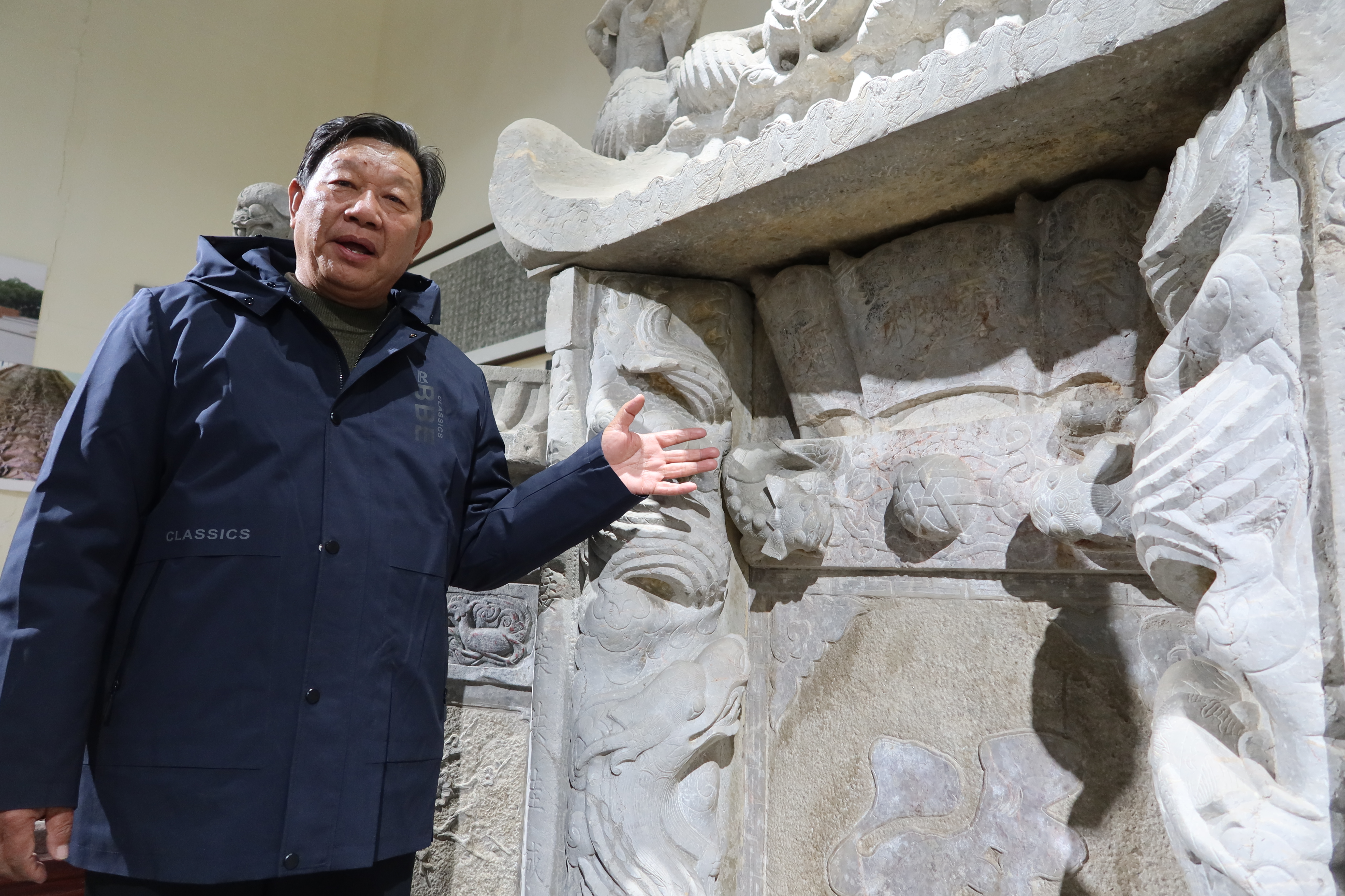 融媒·画像丨从石材厂工匠，到文物界“中医”，对石头着迷的他——跟着石头玩“跨界”