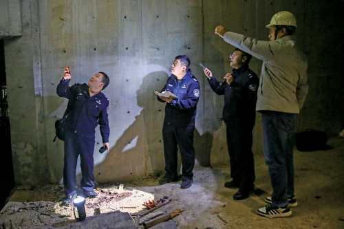 刑事技术民警 让物证“开口说话”
