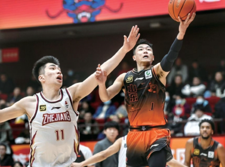 卡位大战山东男篮3分险胜浙江队 克里斯下一轮停赛 