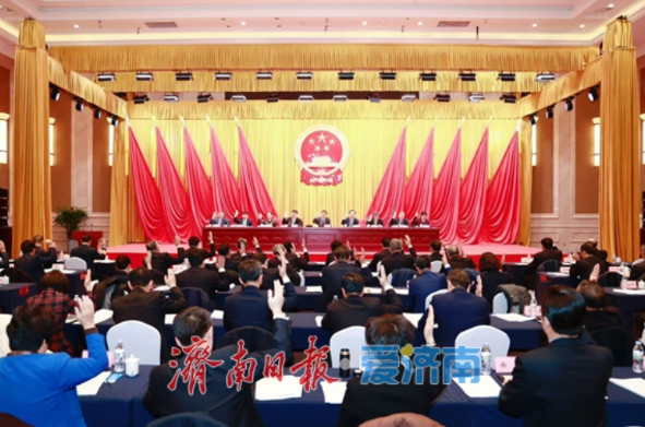 市十八届人大四次会议主席团举行第四次会议