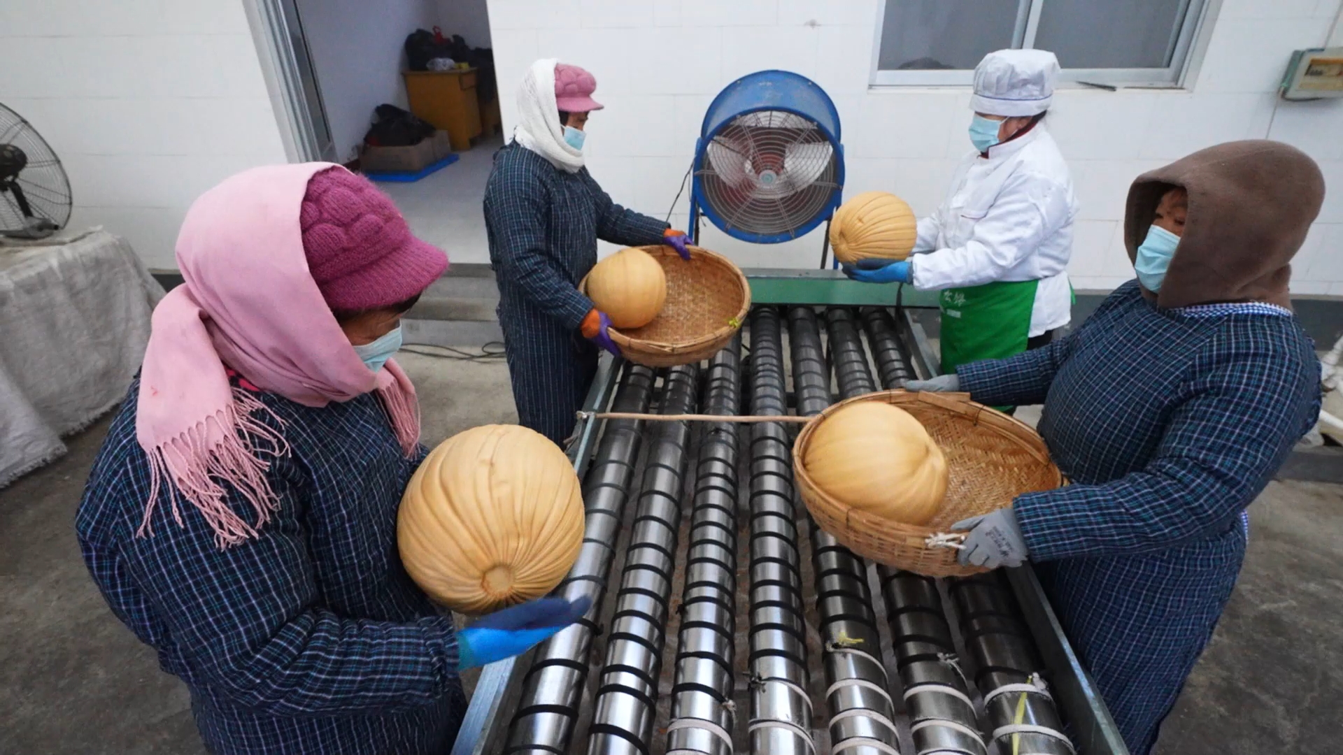 融媒·见证丨小小糖瓜，是传统非遗技艺，也是推动当地文旅产业发展的载体——这口“甜”，传百年！