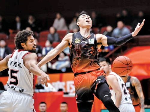 山东男篮主场大胜江苏队，取得济南主场十连胜