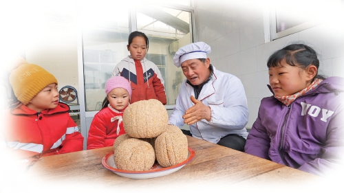 融媒·见证丨小小糖瓜，是非遗技艺，也是推动文旅产业发展的载体——这口甜，传百年！