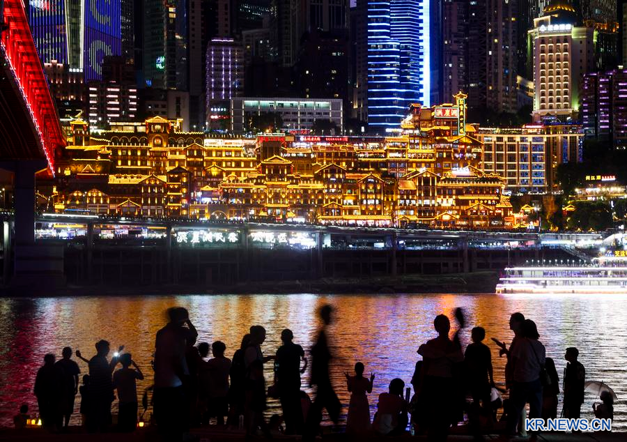 '불야성'으로 유명한 中 충칭, 낮보다 뜨거운 야간 경제 '활활'
