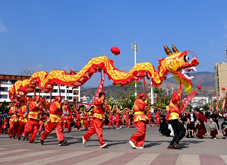 中 윈난, 다채로운 공연의 용등회 열려