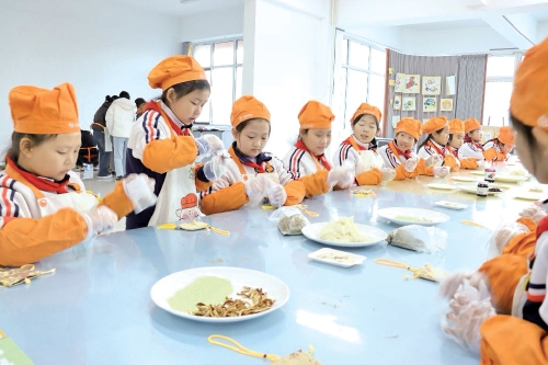 闻香识百草 中医药文化校园发芽