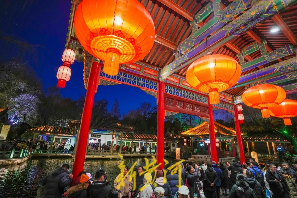 花灯会周边30余条公交线路增运加班