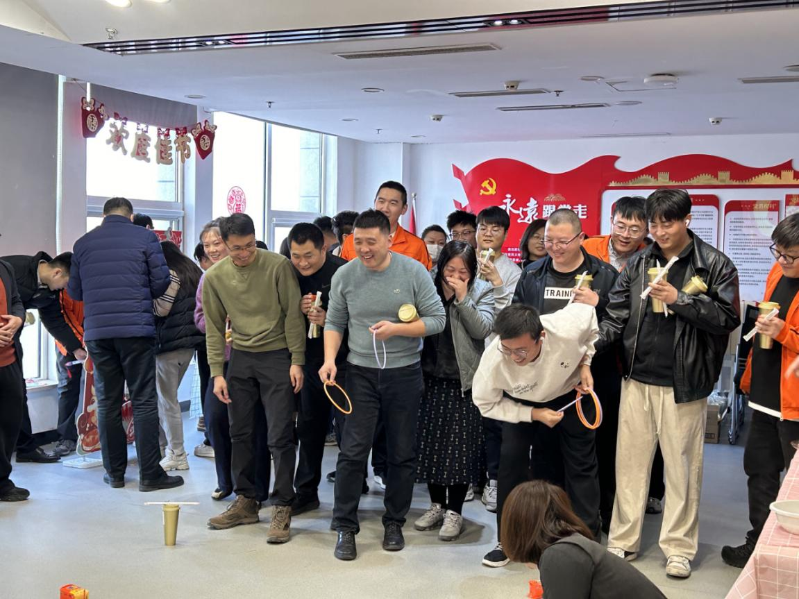 平安产险潍坊中心支公司党支部联合工会开展“元宵喜乐会”活动