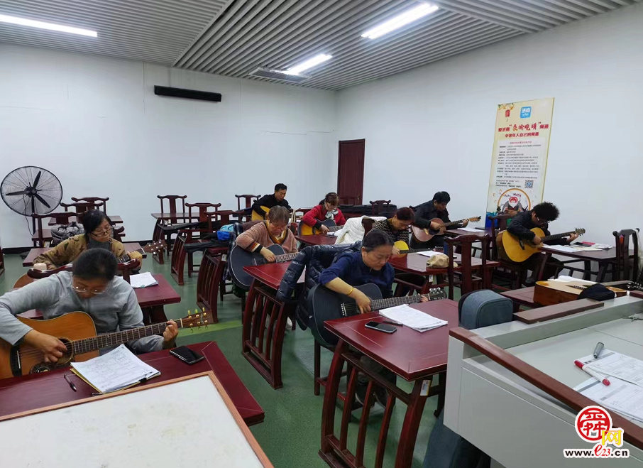 开启夕阳无限好，乐享学习新时光！济南老年人大学报业分校春季学期期待“同桌的你”