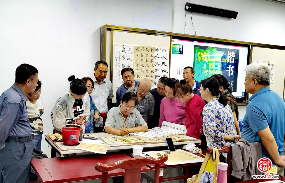 开启夕阳无限好，乐享学习新时光！济南老年人大学报业分校春季学期期待“同桌的你”